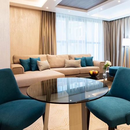 Family Hotel Business Club Shumen Bagian luar foto