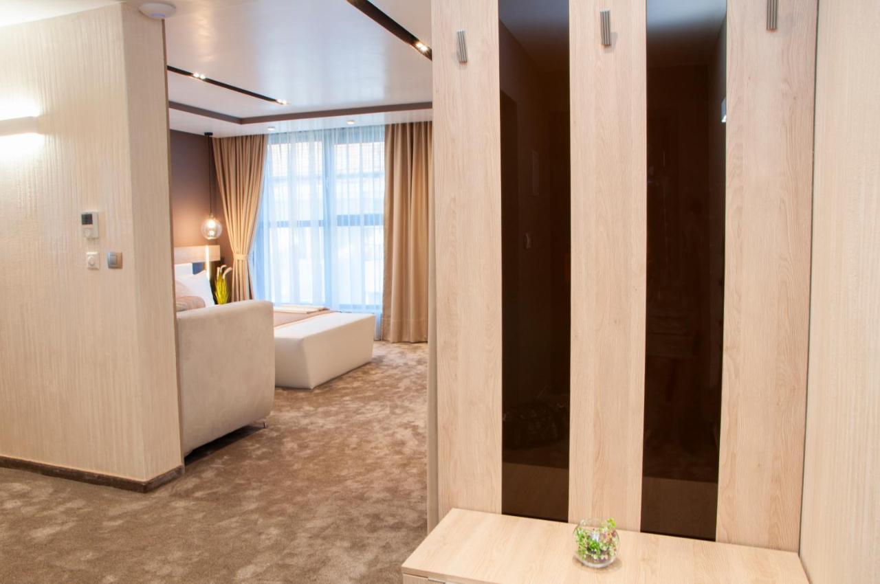 Family Hotel Business Club Shumen Bagian luar foto