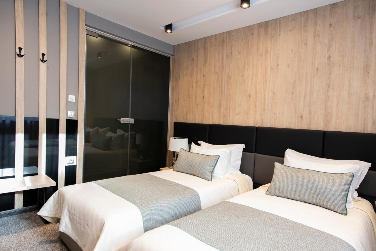 Family Hotel Business Club Shumen Bagian luar foto
