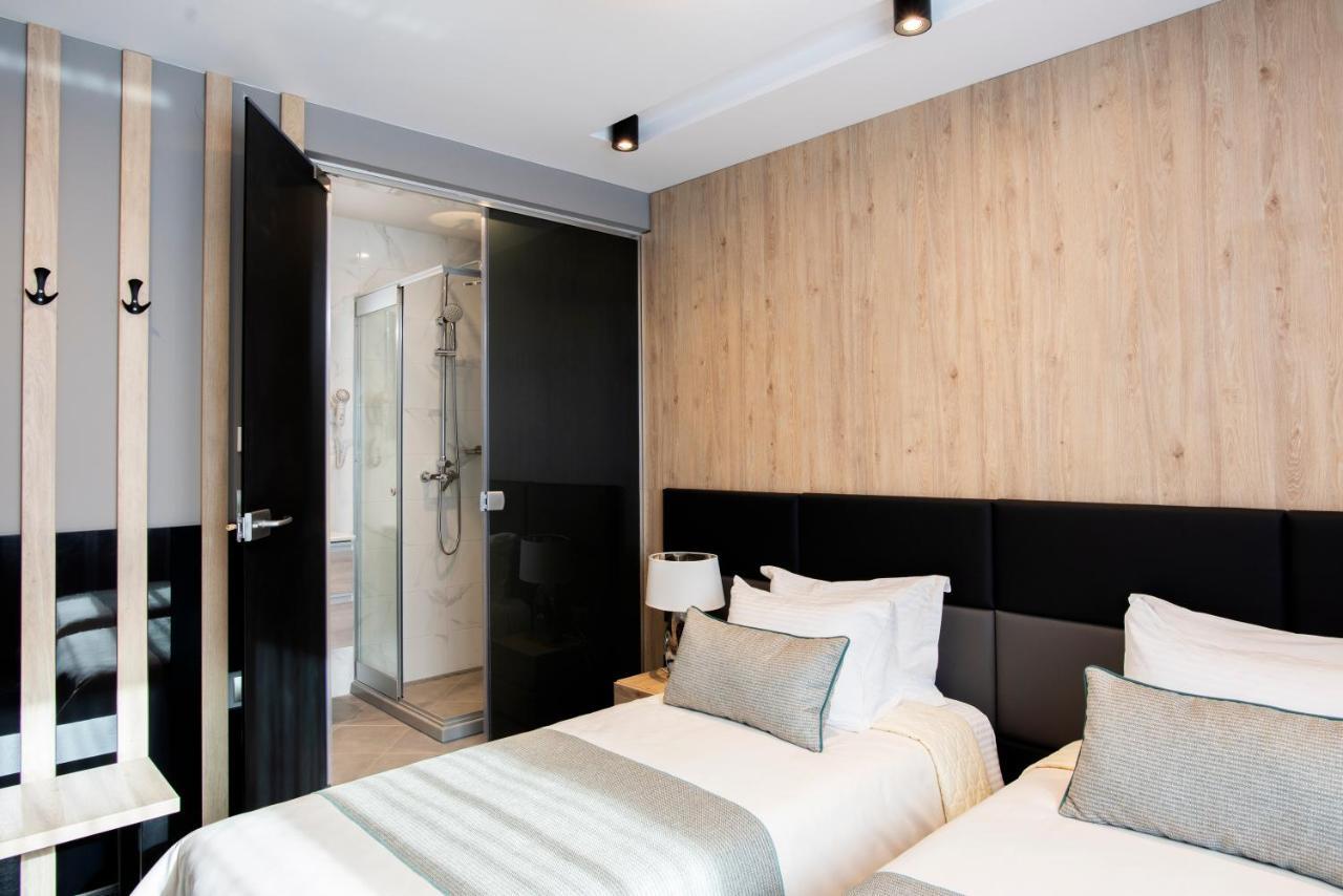 Family Hotel Business Club Shumen Bagian luar foto