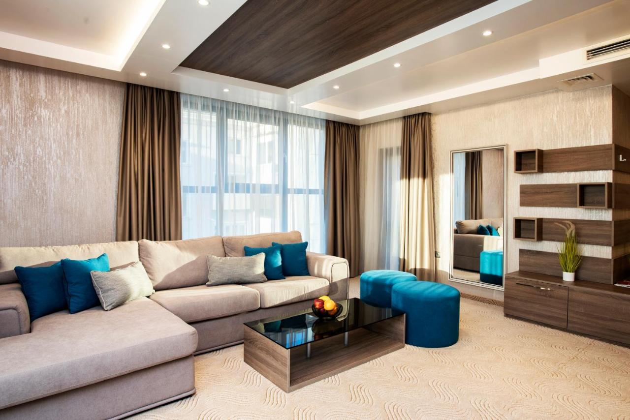 Family Hotel Business Club Shumen Bagian luar foto