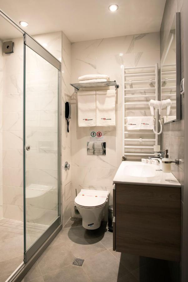 Family Hotel Business Club Shumen Bagian luar foto