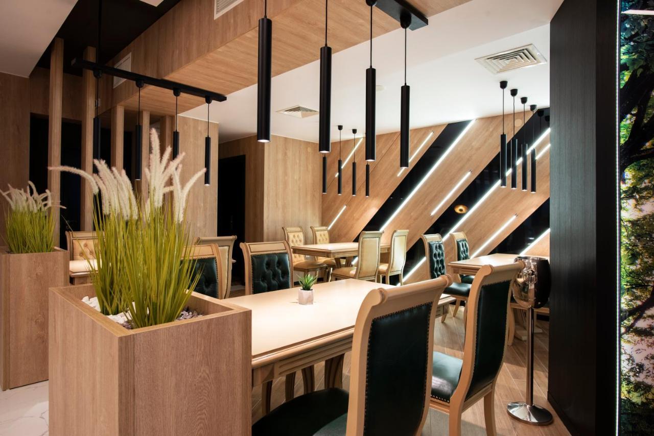Family Hotel Business Club Shumen Bagian luar foto